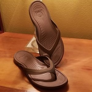 Crocs Womens flip flops